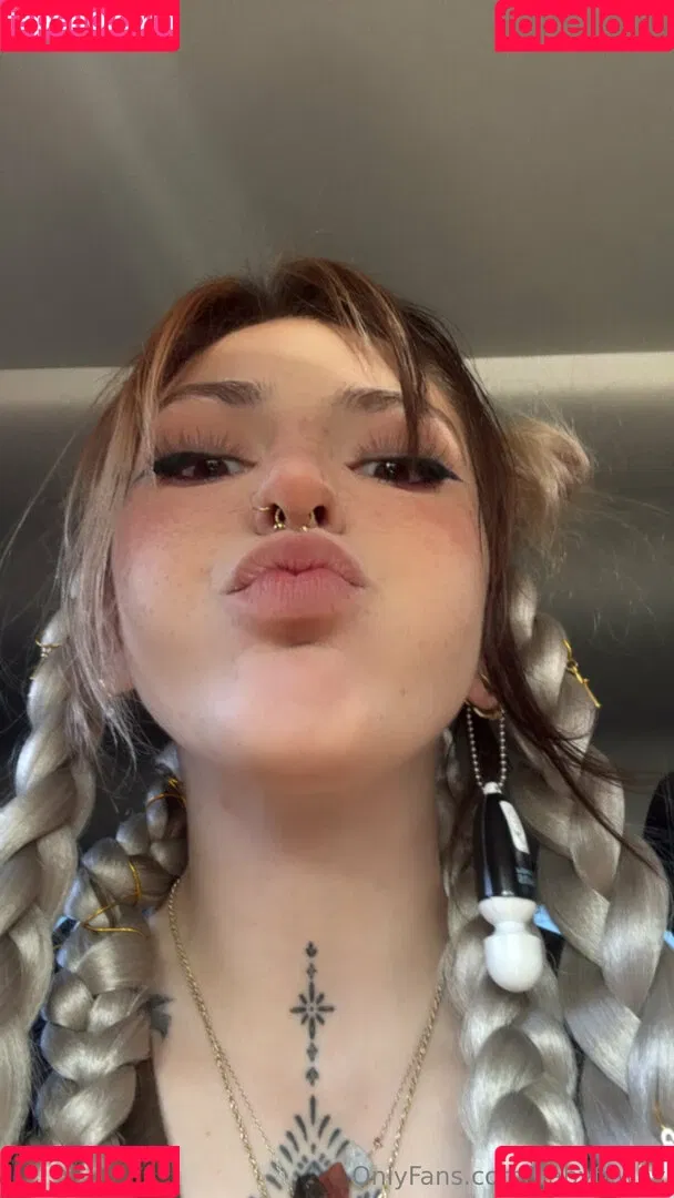 babyfawnx / babyfawnxo Onlyfans Photo Gallery 