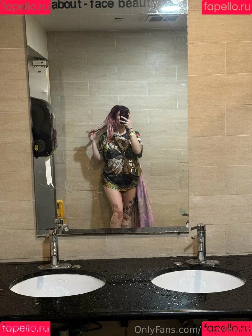 babyfawnx / babyfawnxo Onlyfans Photo Gallery 