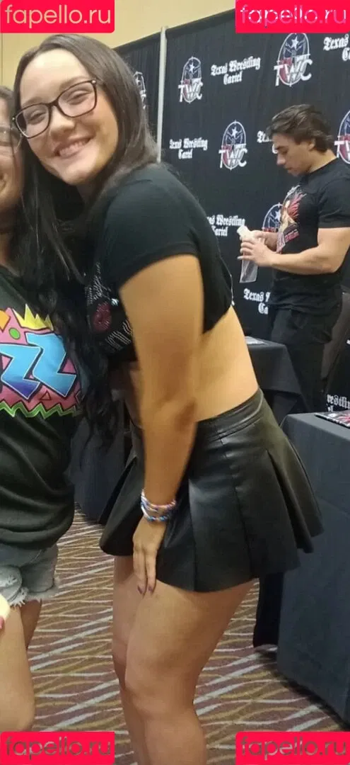 ItsIzzyMania / Izzy Moreno / WWYTWrestling Onlyfans Photo Gallery 