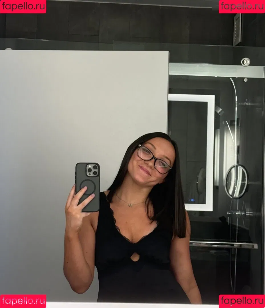 ItsIzzyMania / Izzy Moreno / WWYTWrestling Onlyfans Photo Gallery 