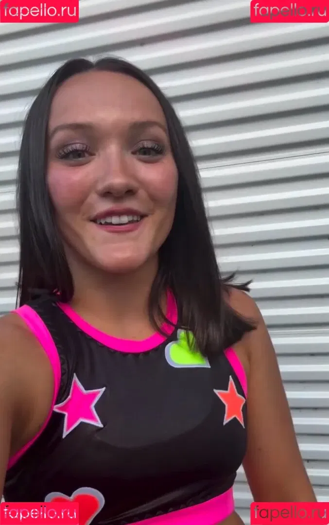 ItsIzzyMania / Izzy Moreno / WWYTWrestling Onlyfans Photo Gallery 