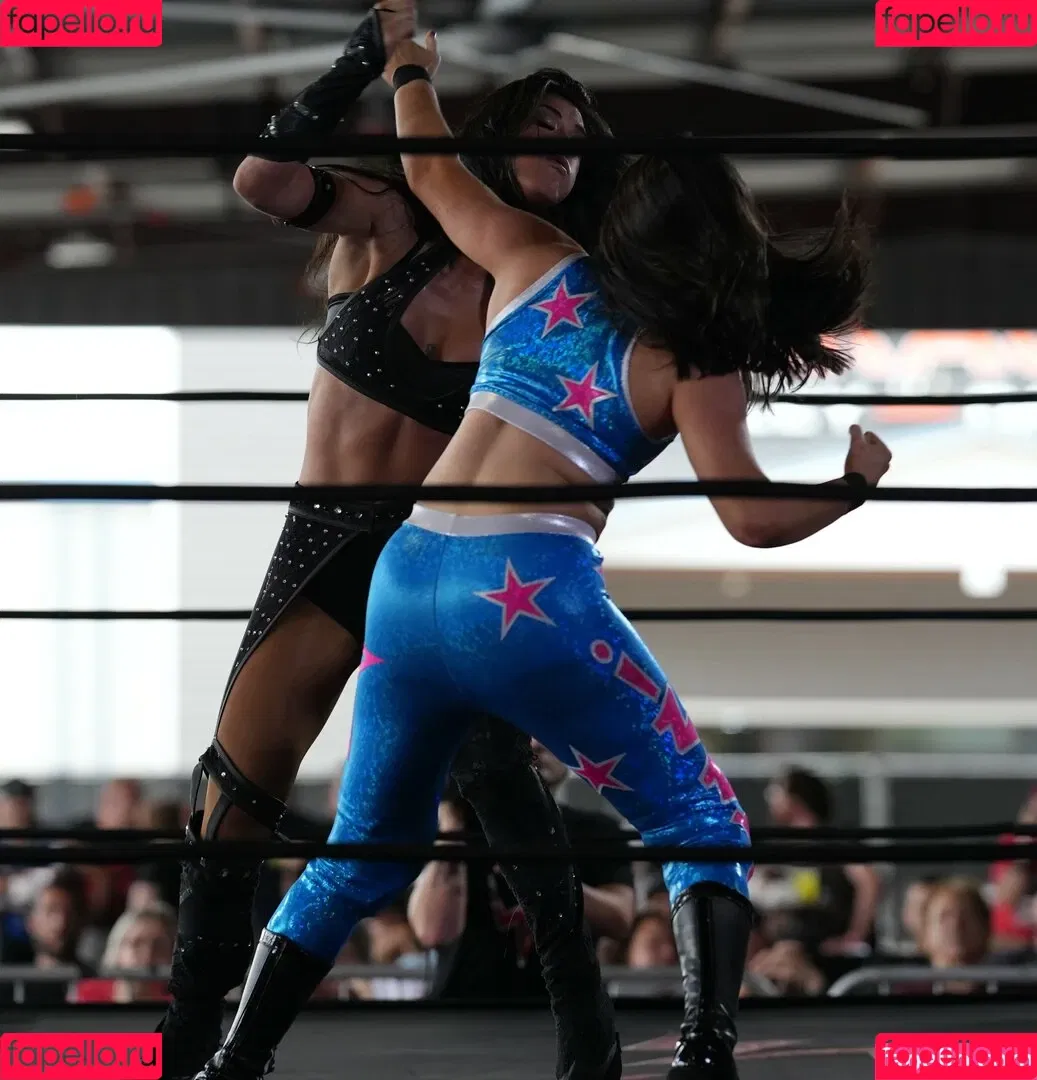 ItsIzzyMania / Izzy Moreno / WWYTWrestling Onlyfans Photo Gallery 