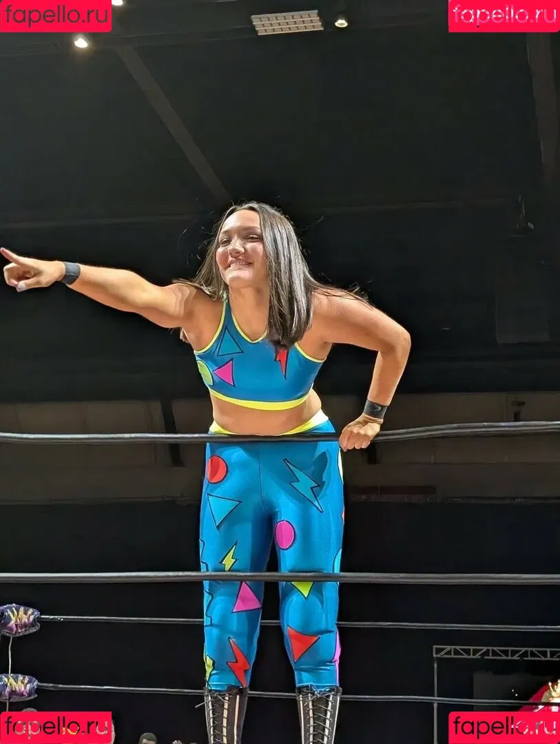 ItsIzzyMania / Izzy Moreno / WWYTWrestling Onlyfans Photo Gallery 