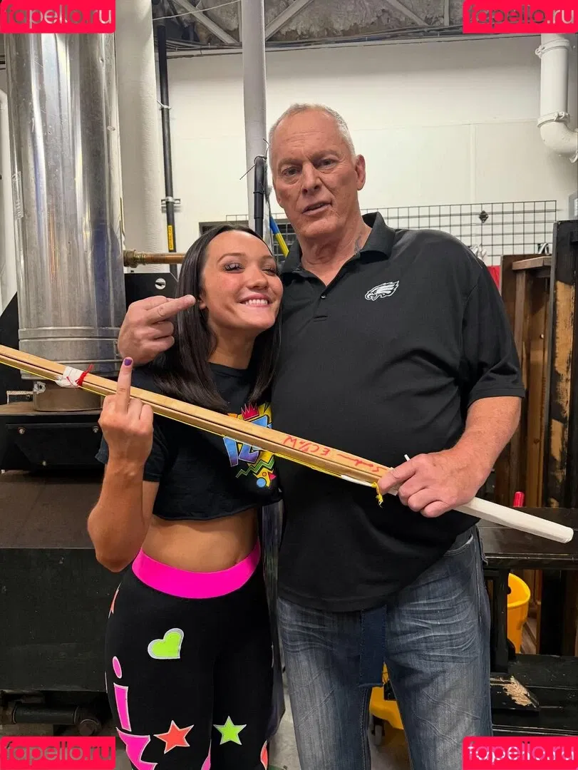 ItsIzzyMania / Izzy Moreno / WWYTWrestling Onlyfans Photo Gallery 