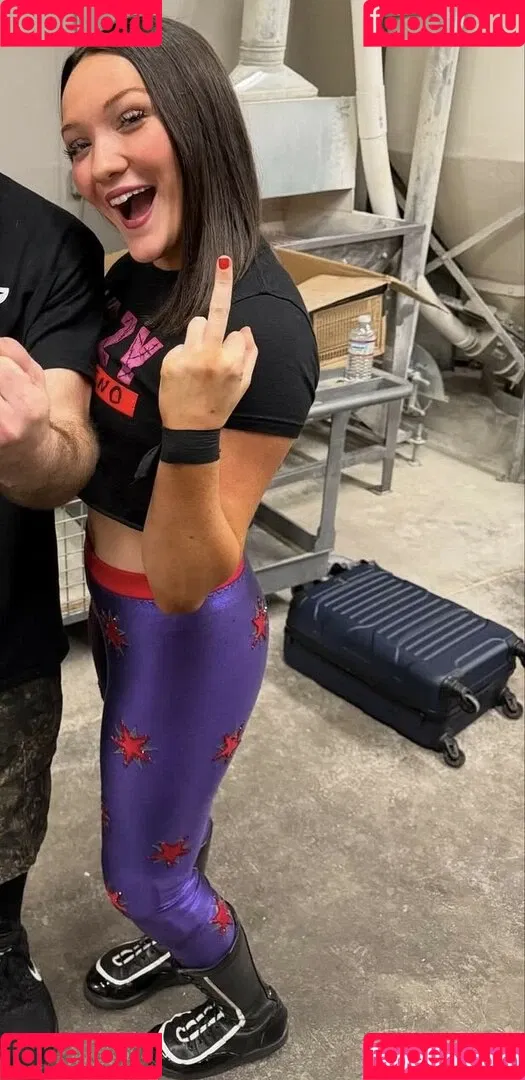 ItsIzzyMania / Izzy Moreno / WWYTWrestling Onlyfans Photo Gallery 