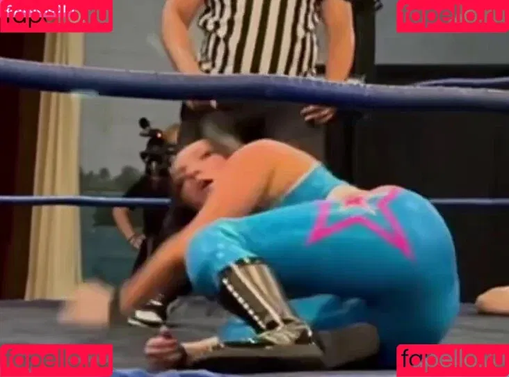 ItsIzzyMania / Izzy Moreno / WWYTWrestling Onlyfans Photo Gallery 