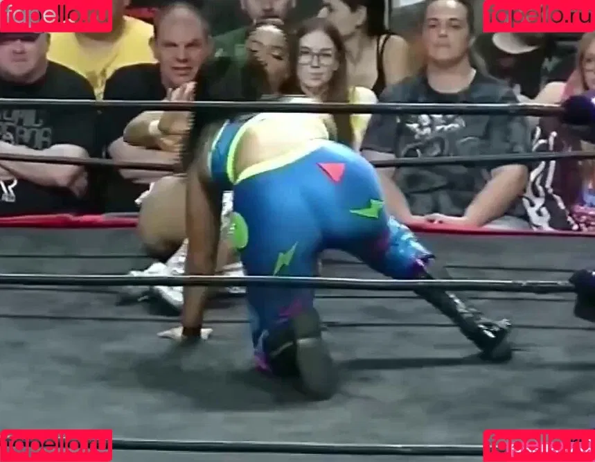 ItsIzzyMania / Izzy Moreno / WWYTWrestling Onlyfans Photo Gallery 