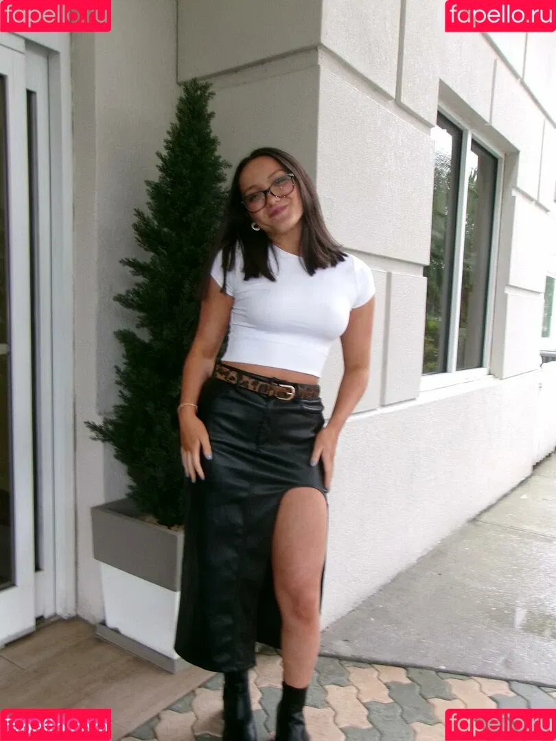 ItsIzzyMania / Izzy Moreno / WWYTWrestling Onlyfans Photo Gallery 