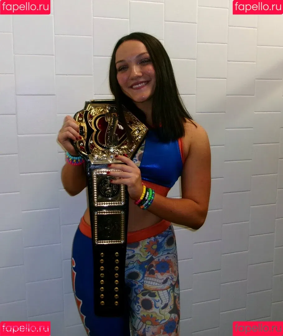 ItsIzzyMania / Izzy Moreno / WWYTWrestling Onlyfans Photo Gallery 