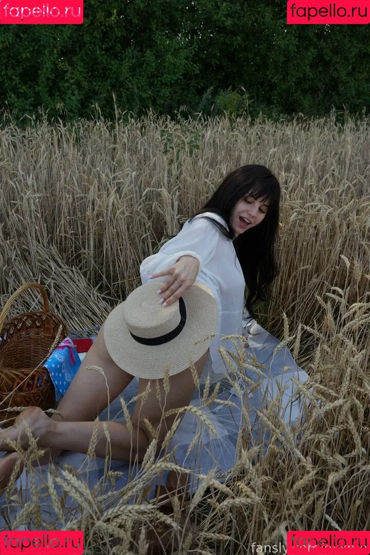 Oxana Oxxme / OxxmeOxana / oxana_oxxme / oxxme Onlyfans Photo Gallery 