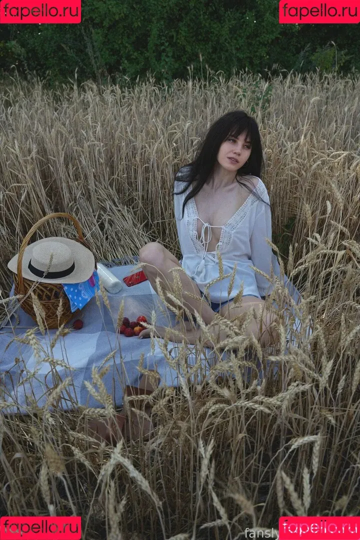 Oxana Oxxme / OxxmeOxana / oxana_oxxme / oxxme Onlyfans Photo Gallery 