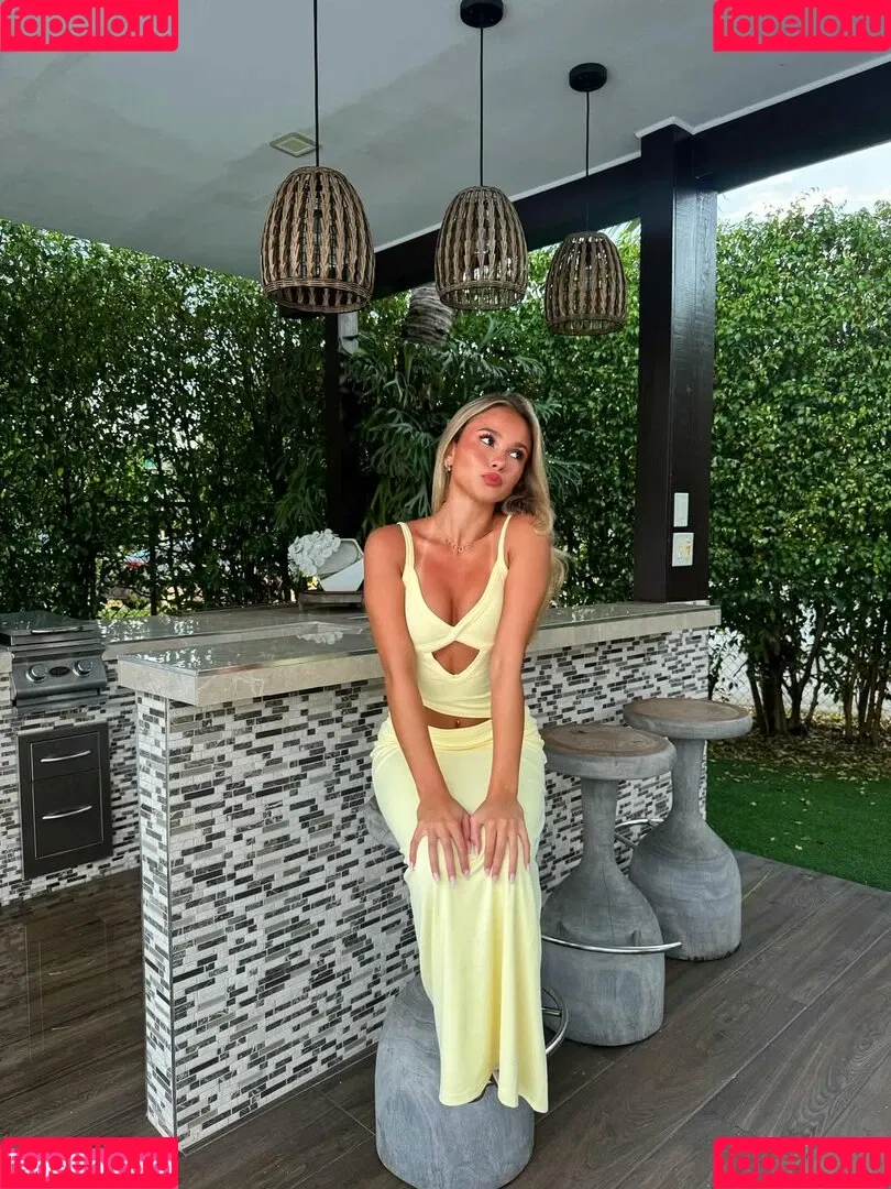 Katalina Cartmel / Katalinacarttmel / Katcartmel Onlyfans Photo Gallery 