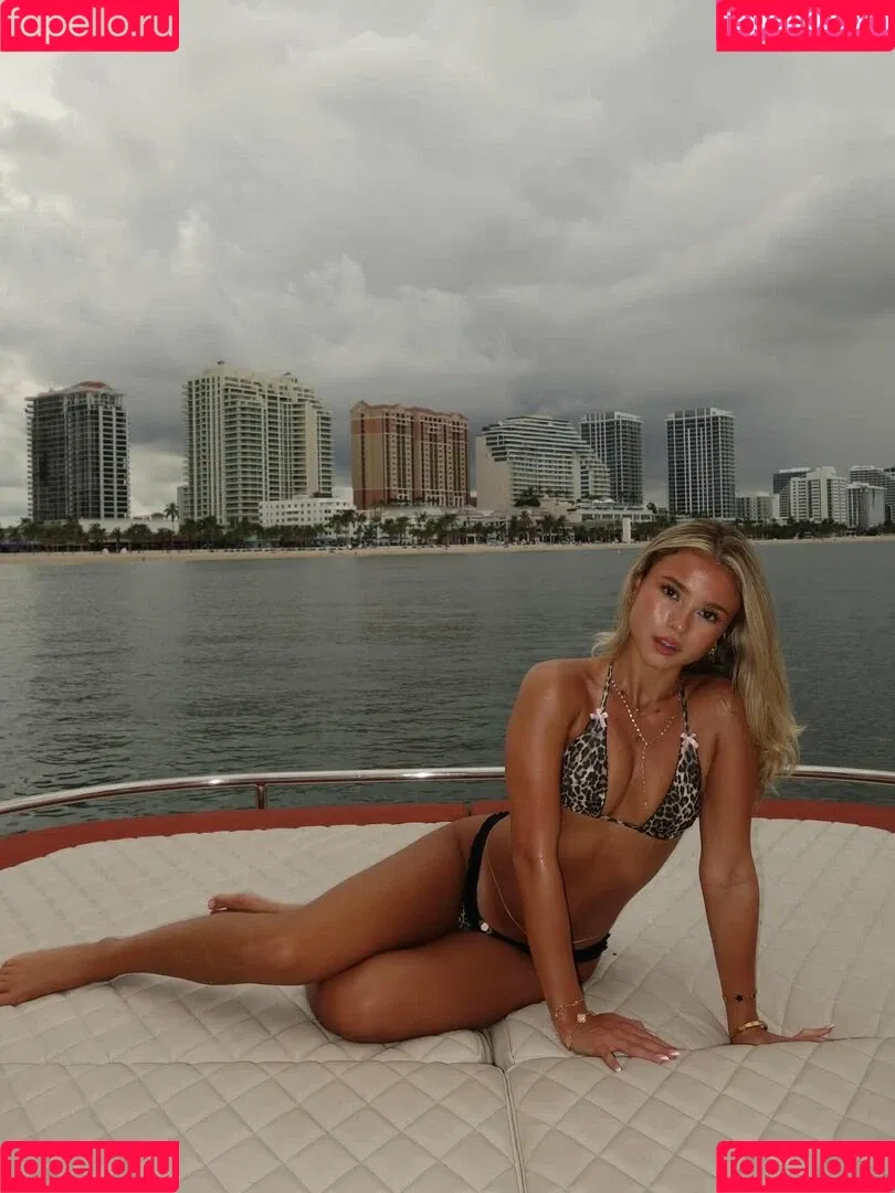 Katalina Cartmel / Katalinacarttmel / Katcartmel Onlyfans Photo Gallery 