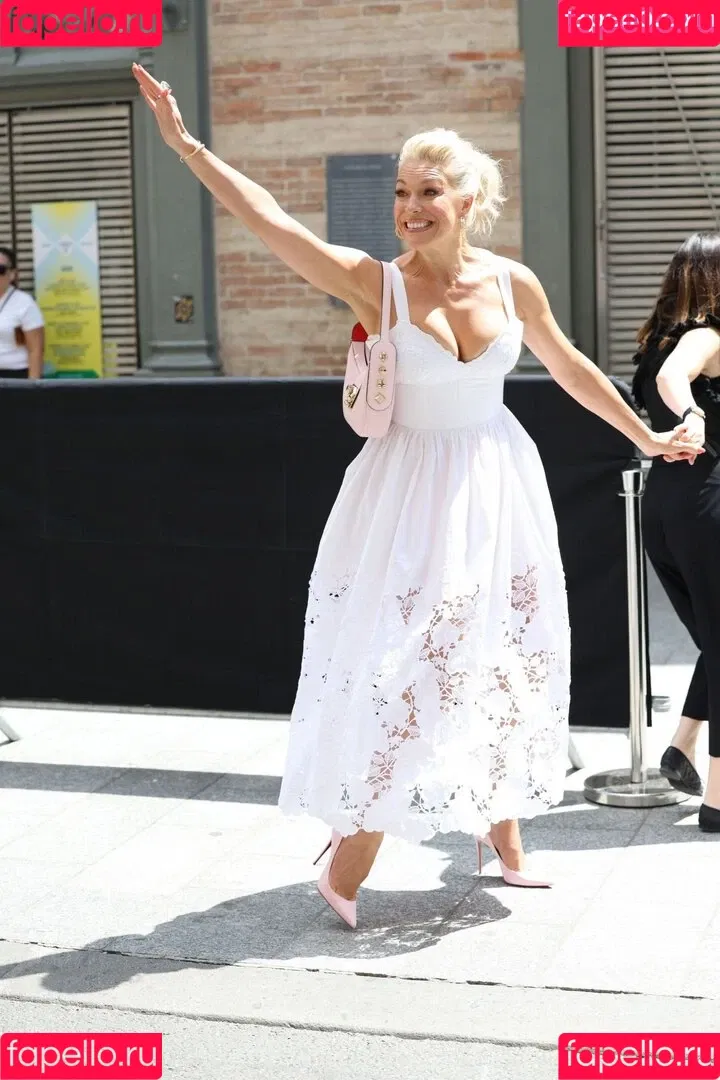 Hannah Waddingham / hannah_waddingham Onlyfans Photo Gallery 