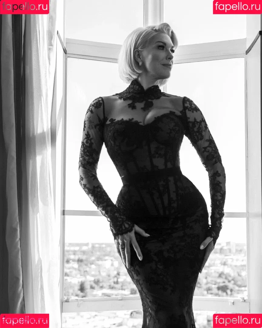 Hannah Waddingham / hannah_waddingham Onlyfans Photo Gallery 