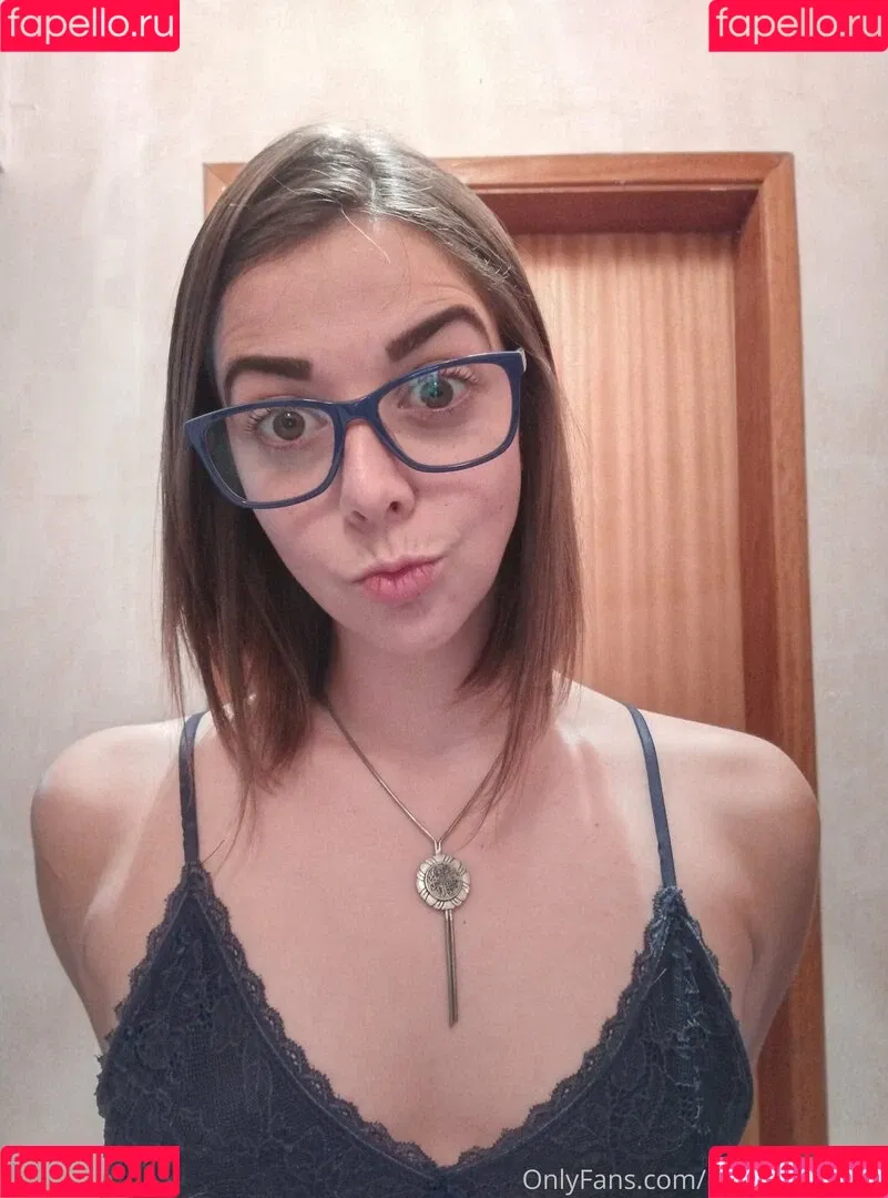 missrafacrystal / rafaela.tuyfree Onlyfans Photo Gallery 