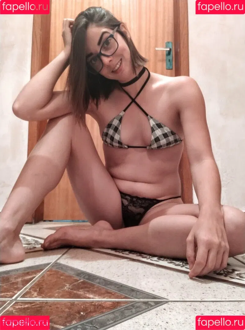 missrafacrystal / rafaela.tuyfree Onlyfans Photo Gallery 