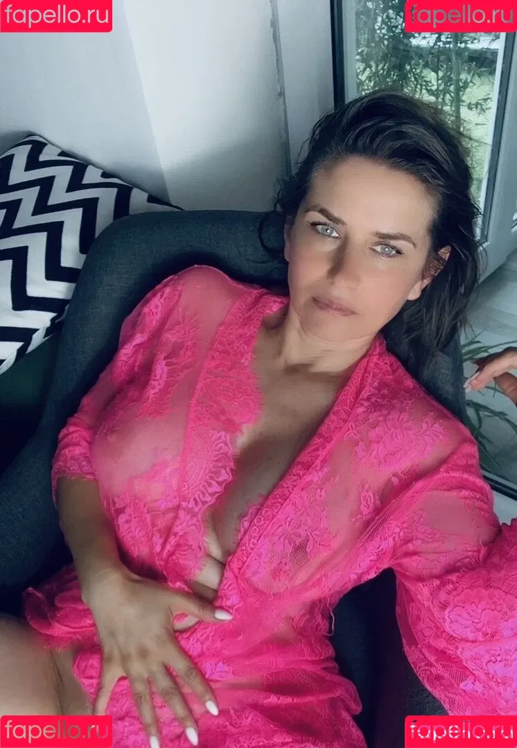 Erika Novak / erika2x3 / erika7702391713 Onlyfans Photo Gallery 