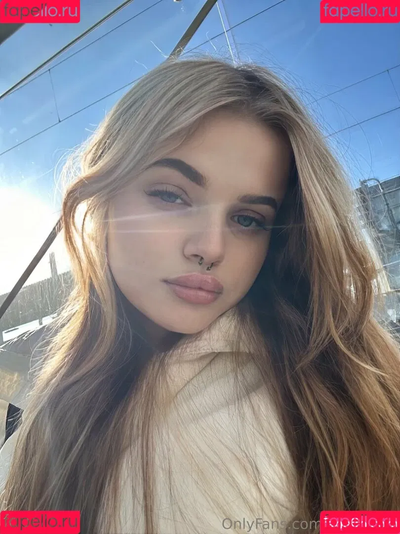 roselin.de / roselin_dey Onlyfans Photo Gallery 