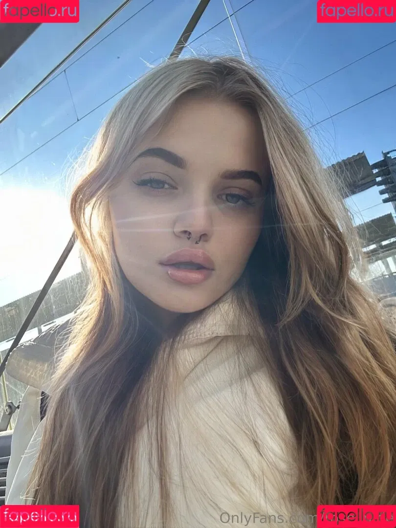 roselin.de / roselin_dey Onlyfans Photo Gallery 