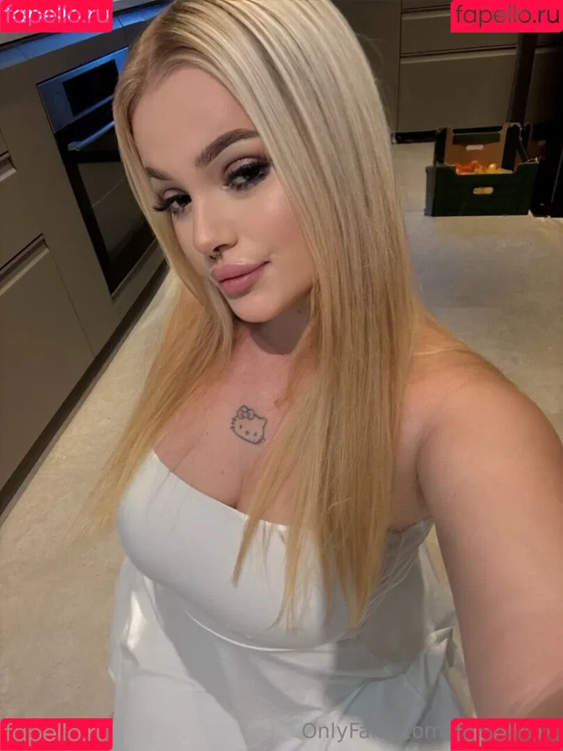 roselin.de / roselin_dey Onlyfans Photo Gallery 