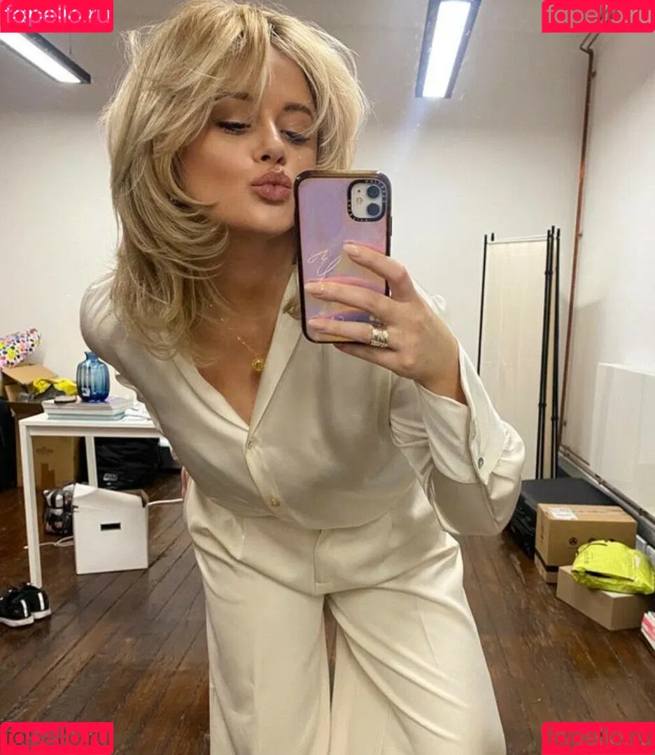 Emily Atack / emilyatack Onlyfans Photo Gallery 