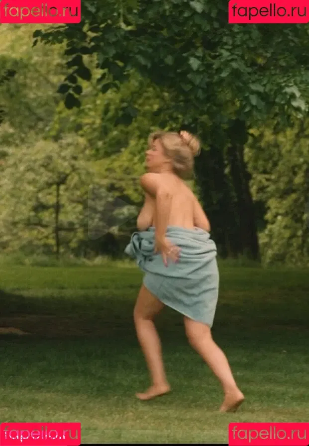 Emily Atack / emilyatack Onlyfans Photo Gallery 