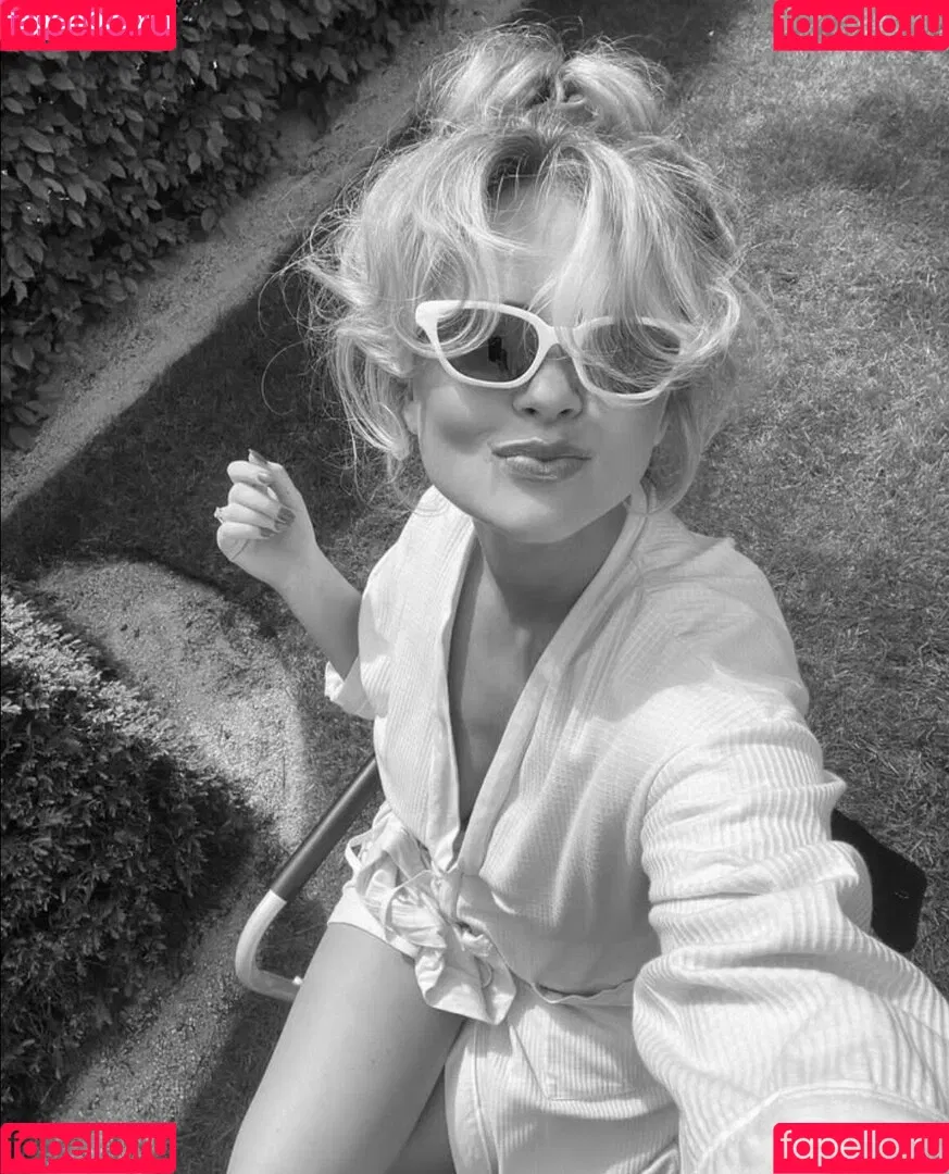 Emily Atack / emilyatack Onlyfans Photo Gallery 