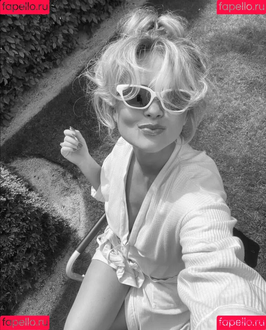 Emily Atack / emilyatack Onlyfans Photo Gallery 