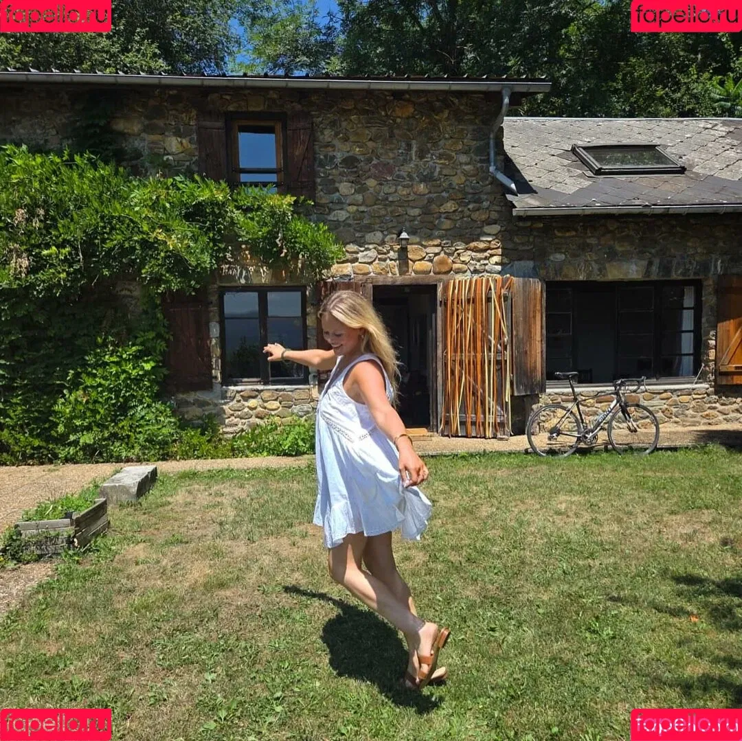 Emily Atack / emilyatack Onlyfans Photo Gallery 