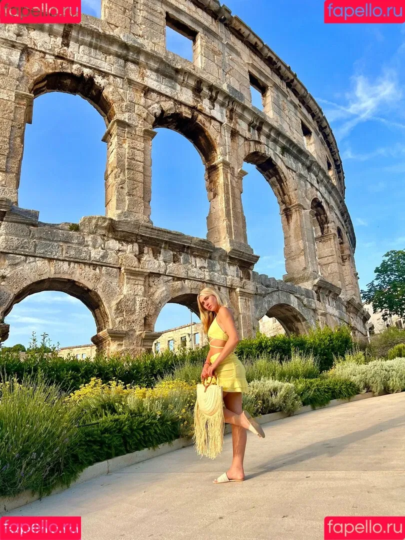 movementswithmolly / movewithmolly_ Onlyfans Photo Gallery 