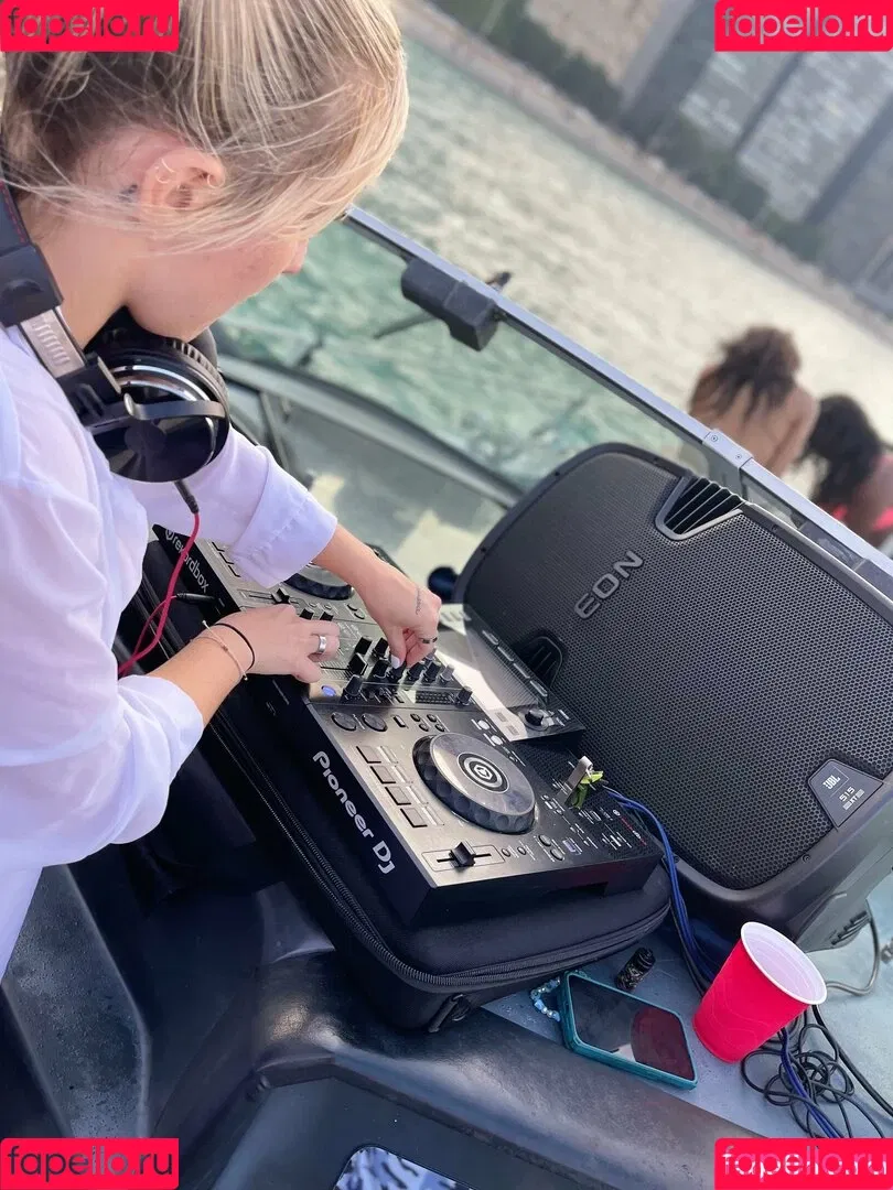 movementswithmolly / movewithmolly_ Onlyfans Photo Gallery 