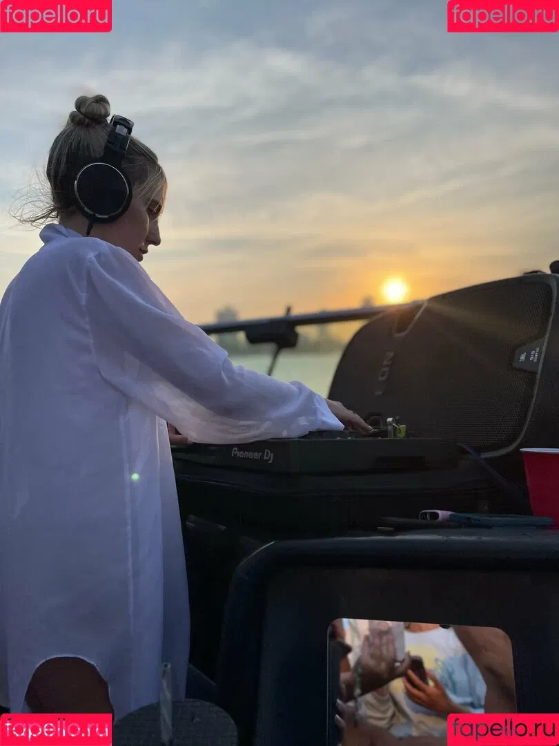 movementswithmolly / movewithmolly_ Onlyfans Photo Gallery 