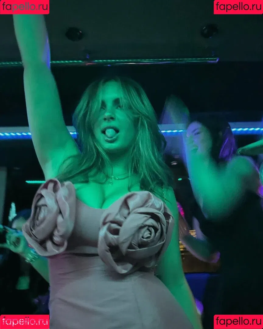 Sara Bella Harris / iamsarahharris Onlyfans Photo Gallery 