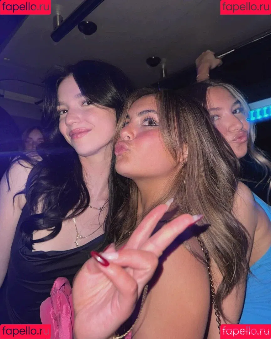 Sara Bella Harris / iamsarahharris Onlyfans Photo Gallery 