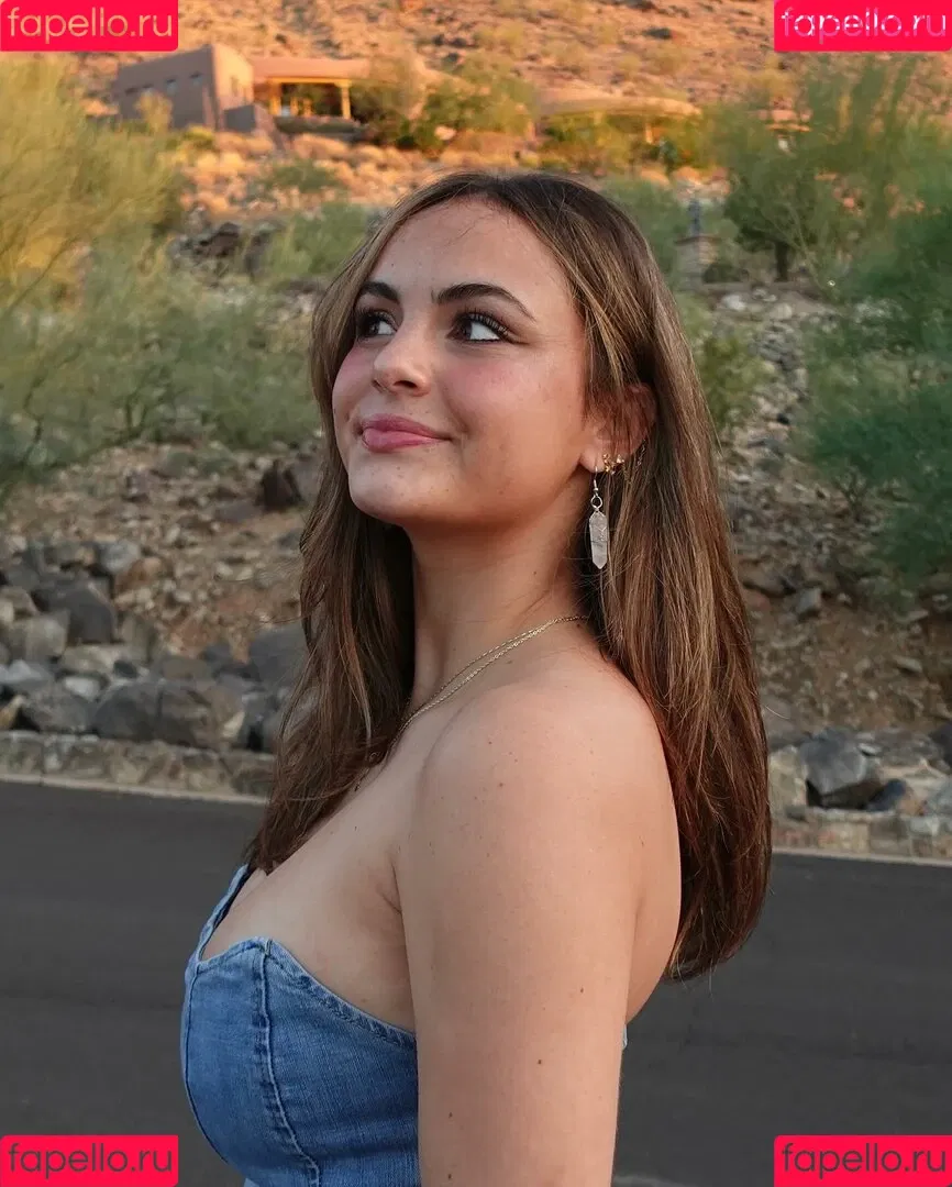 Sara Bella Harris / iamsarahharris Onlyfans Photo Gallery 