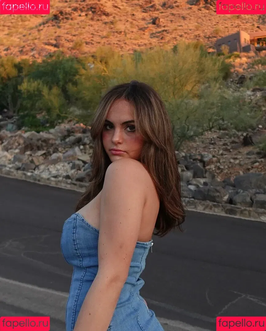 Sara Bella Harris / iamsarahharris Onlyfans Photo Gallery 