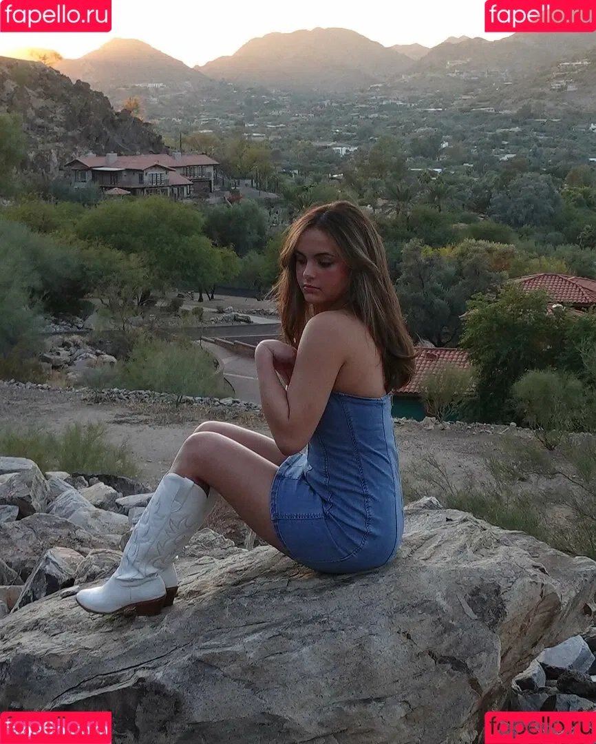 Sara Bella Harris / iamsarahharris Onlyfans Photo Gallery 