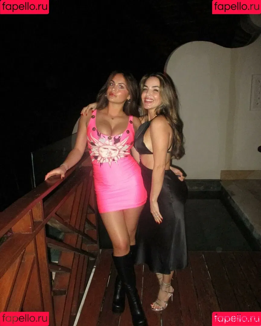 Sara Bella Harris / iamsarahharris Onlyfans Photo Gallery 