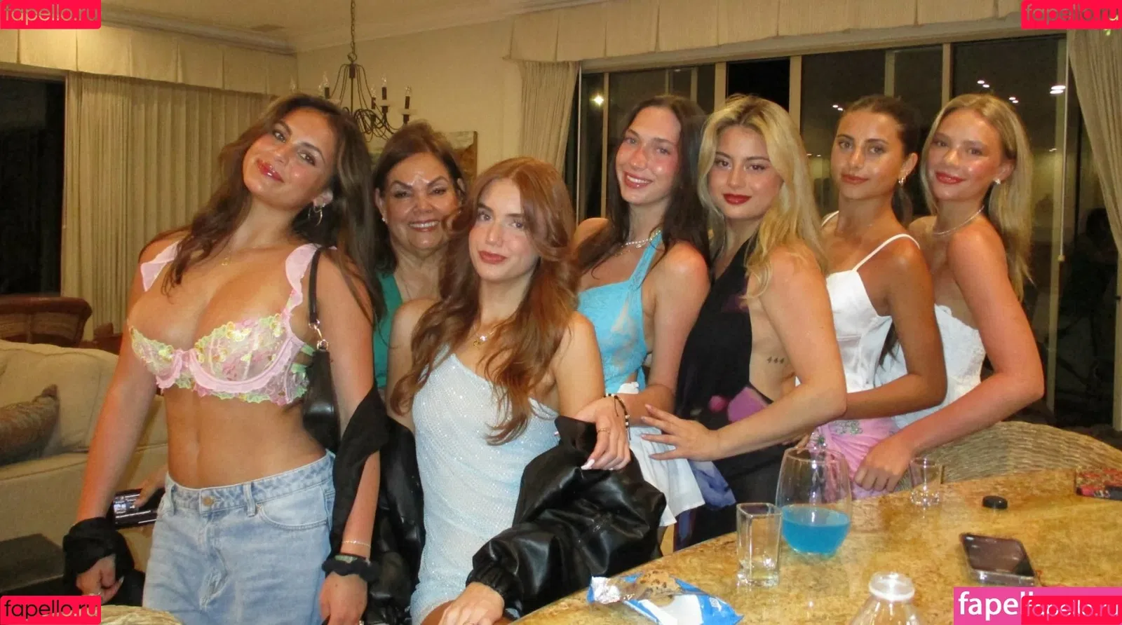 Sara Bella Harris / iamsarahharris Onlyfans Photo Gallery 