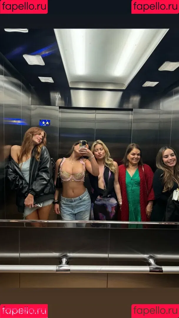 Sara Bella Harris / iamsarahharris Onlyfans Photo Gallery 