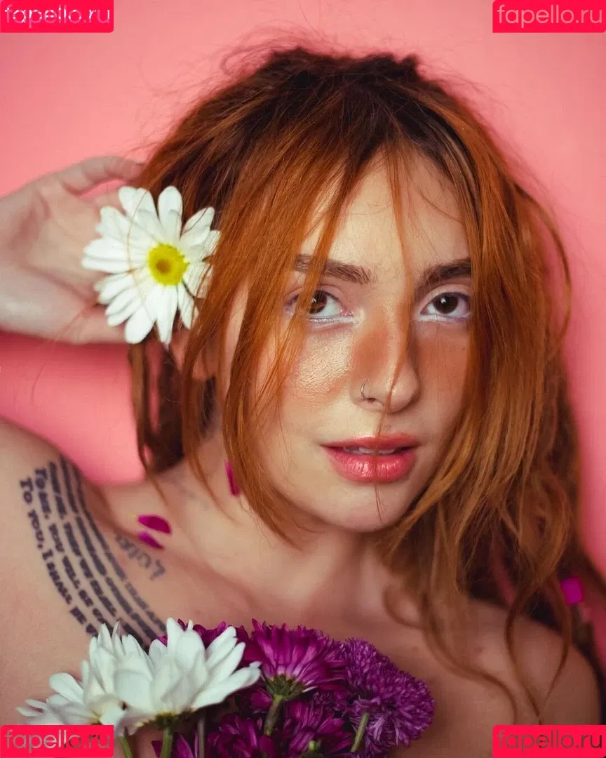 ElIZAGRACEMUSIC / Eliza Grace / elizaxograce Onlyfans Photo Gallery 