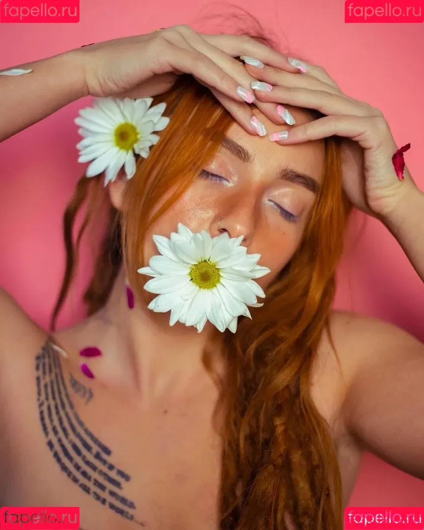 ElIZAGRACEMUSIC / Eliza Grace / elizaxograce Onlyfans Photo Gallery 