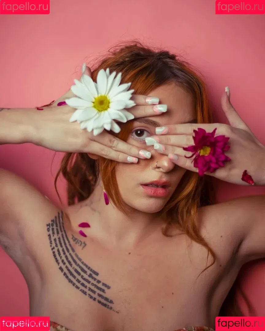 ElIZAGRACEMUSIC / Eliza Grace / elizaxograce Onlyfans Photo Gallery 