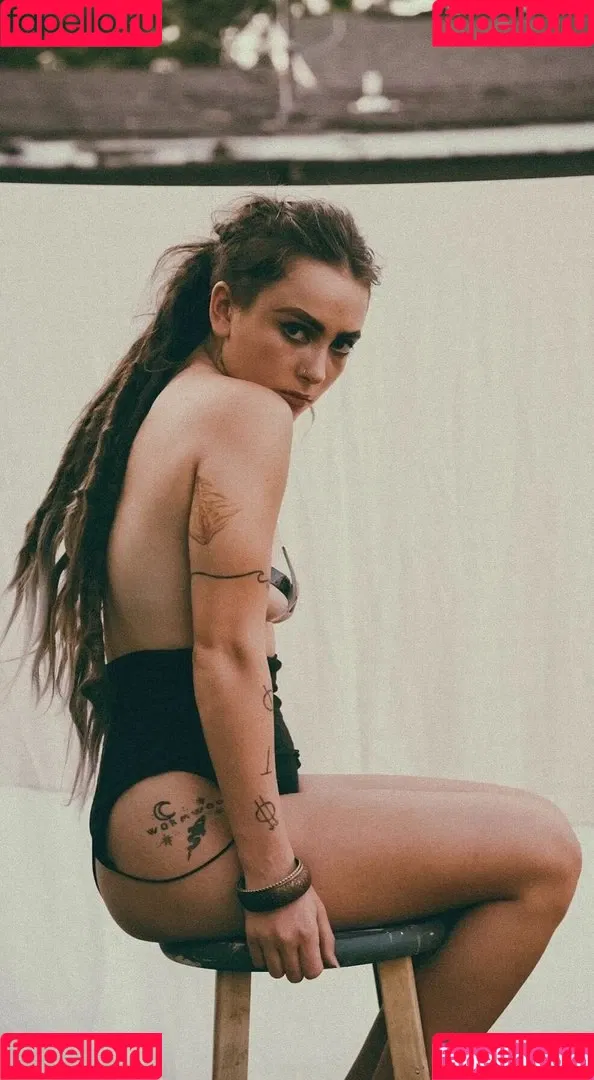 ElIZAGRACEMUSIC / Eliza Grace / elizaxograce Onlyfans Photo Gallery 