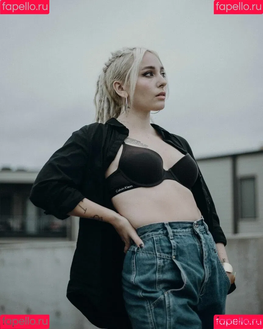 ElIZAGRACEMUSIC / Eliza Grace / elizaxograce Onlyfans Photo Gallery 