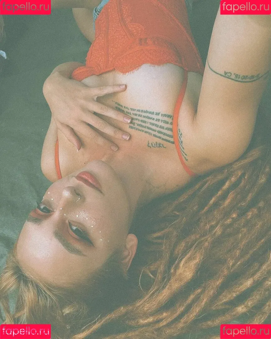 ElIZAGRACEMUSIC / Eliza Grace / elizaxograce Onlyfans Photo Gallery 