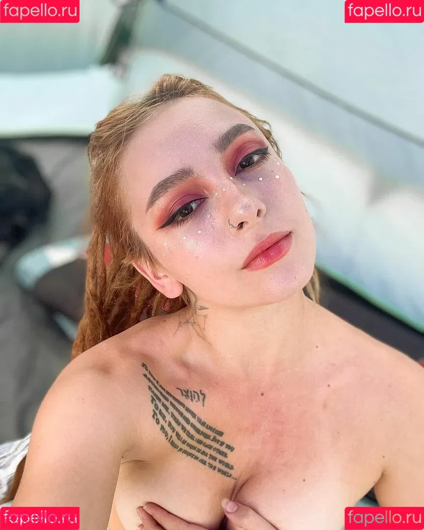 ElIZAGRACEMUSIC / Eliza Grace / elizaxograce Onlyfans Photo Gallery 