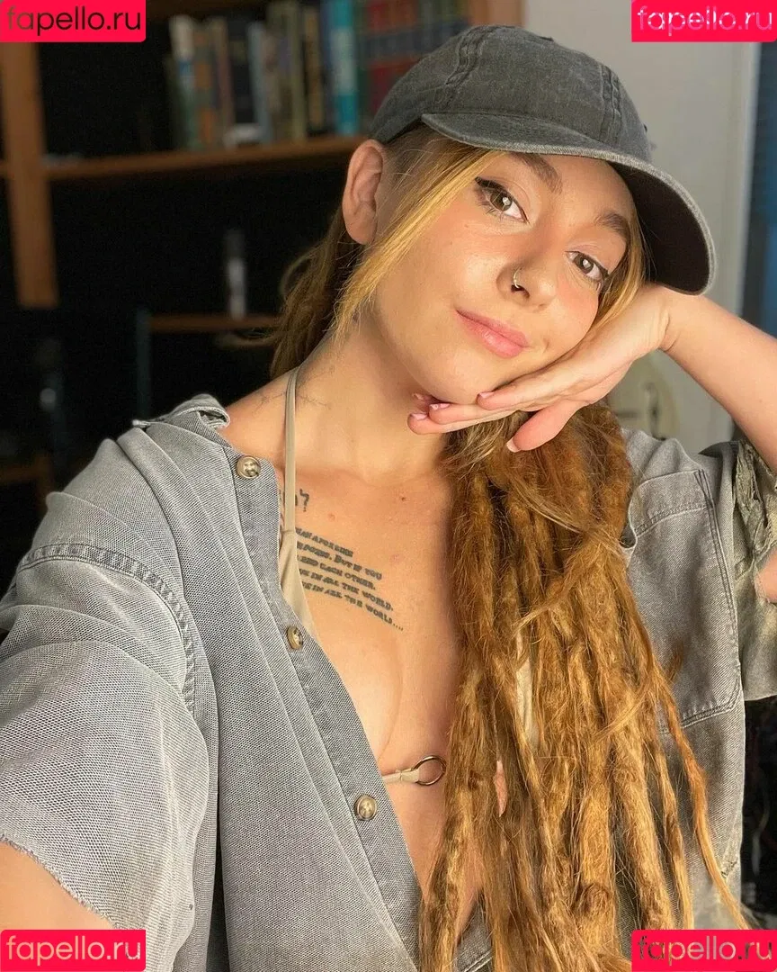 ElIZAGRACEMUSIC / Eliza Grace / elizaxograce Onlyfans Photo Gallery 