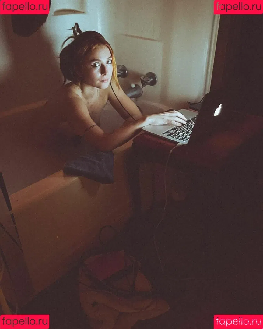 ElIZAGRACEMUSIC / Eliza Grace / elizaxograce Onlyfans Photo Gallery 